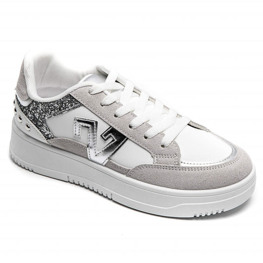 Sneaker wit met leuke details