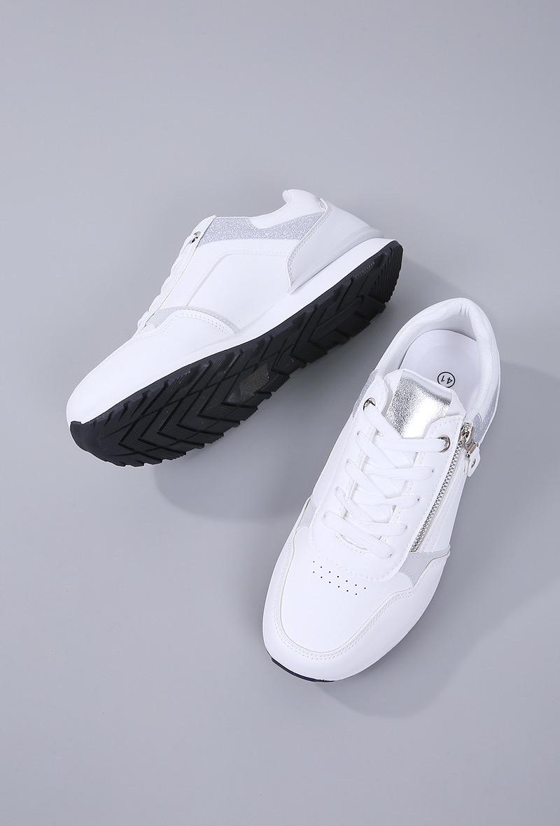 Trendy sneaker Wit