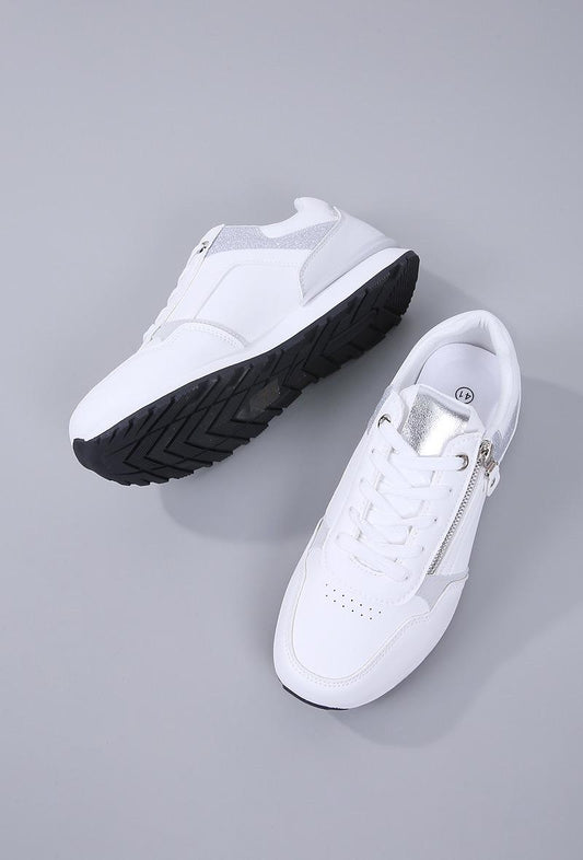 Trendy sneaker Wit