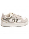 Sneaker beige met leuke details